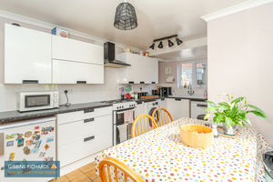 Kitchen- click for photo gallery